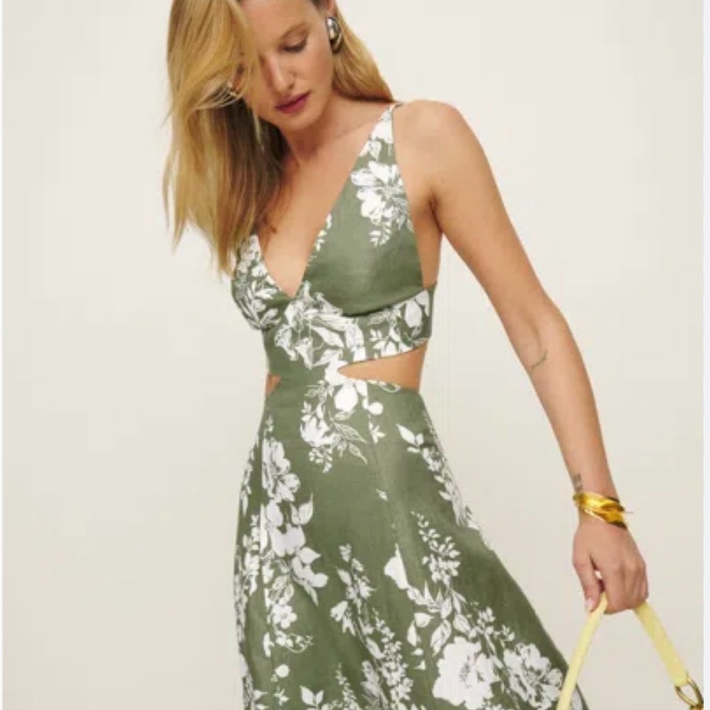 NWT Reformation Willow Dress Olive Green and White Floral Midi